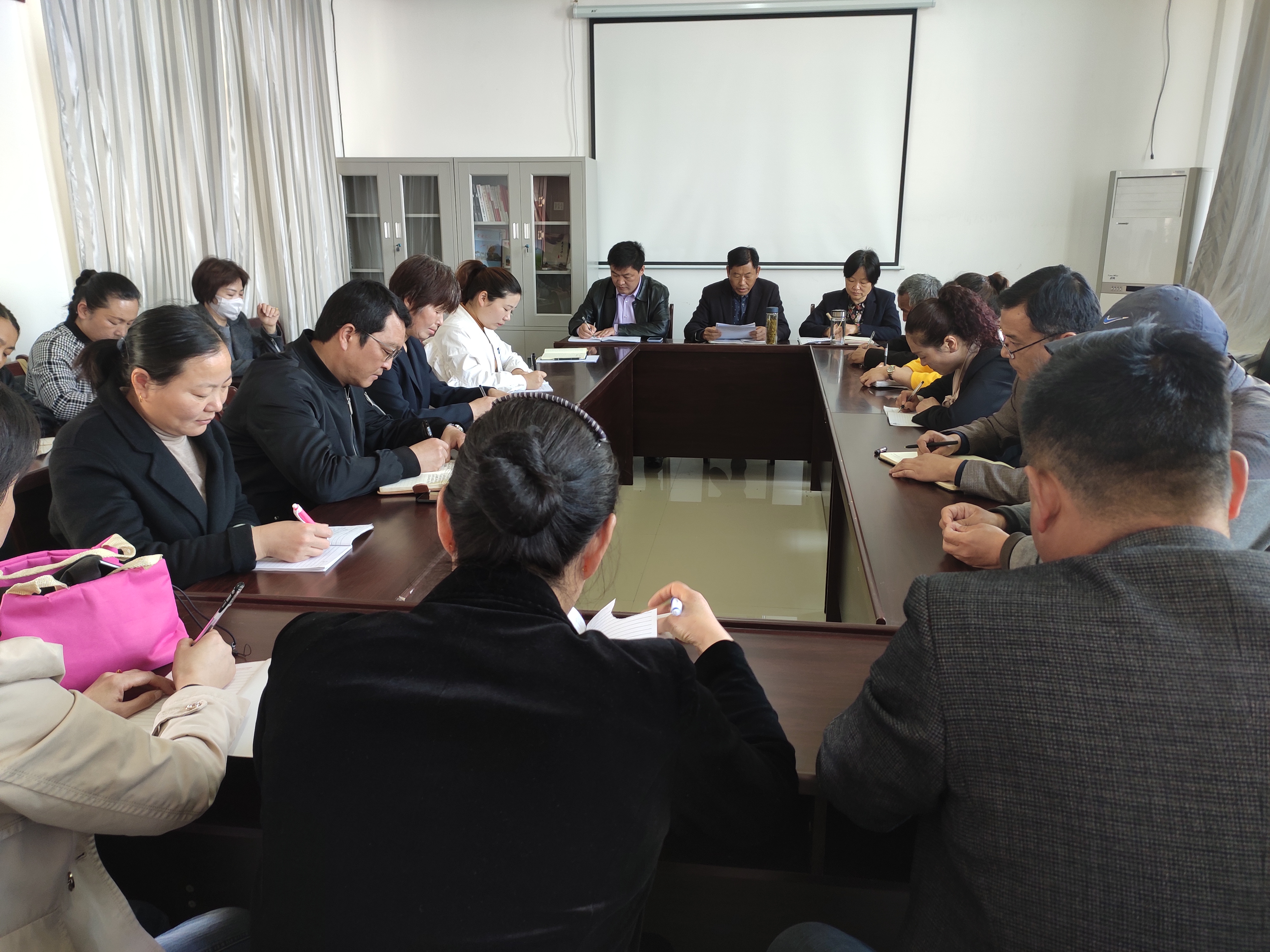 懷遠分公司凝心聚力 迎難而上 完成全年任務目標