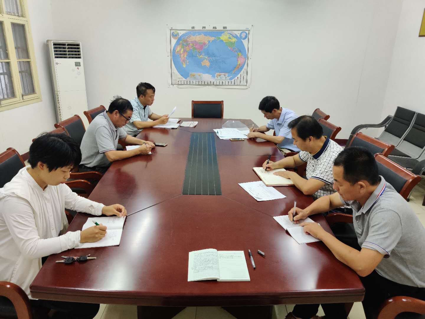 正陽關(guān)分公司傳達(dá)學(xué)習(xí)皖墾種業(yè)各項(xiàng)工作會(huì)議精神