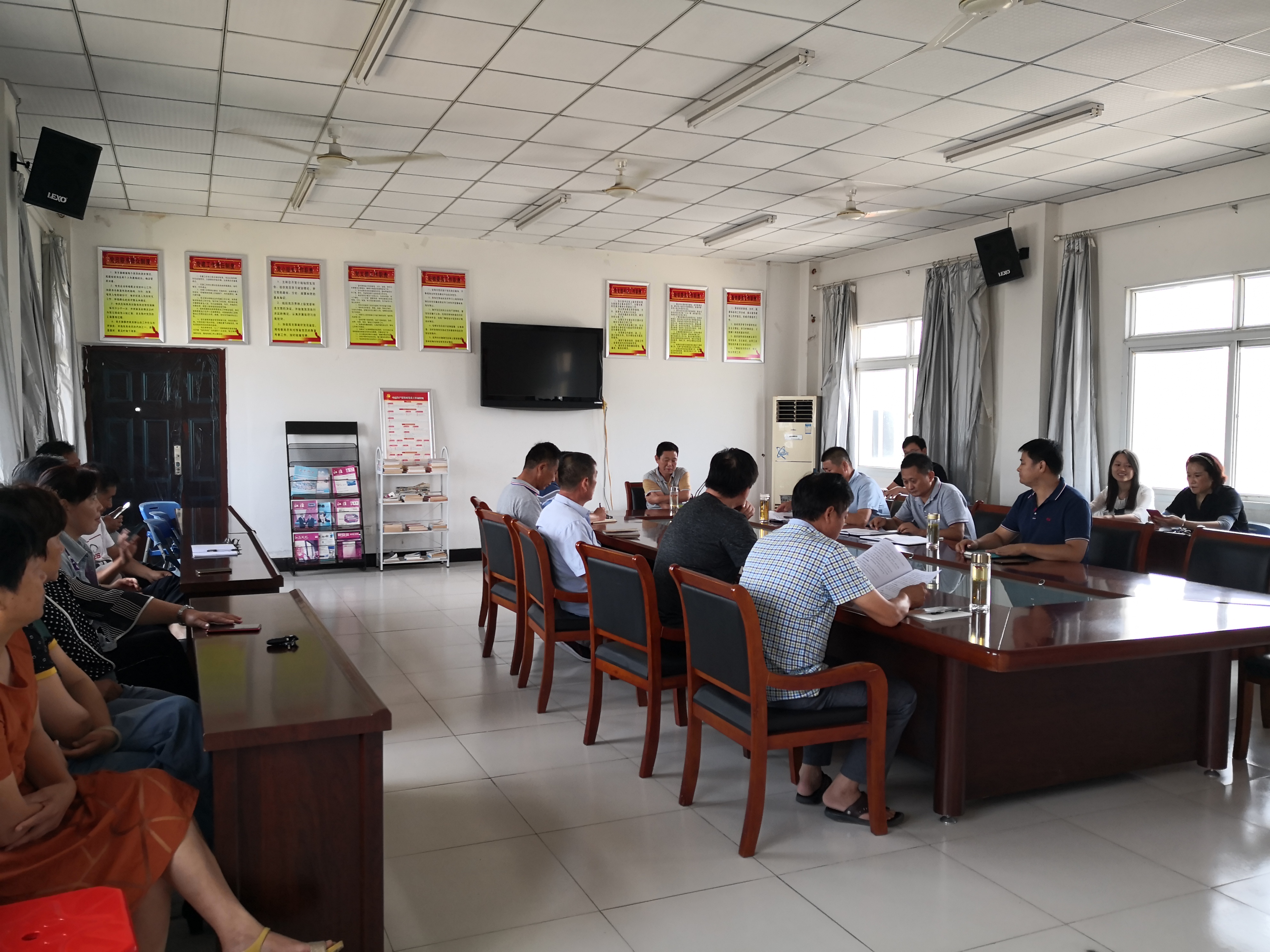 壽縣分公司學(xué)習(xí)傳達(dá)皖墾種業(yè)會(huì)議精神